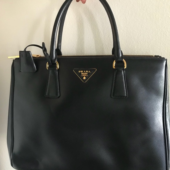 Prada Saffiano Lux Medium Double-Zip Leather - Picture 7 of 8